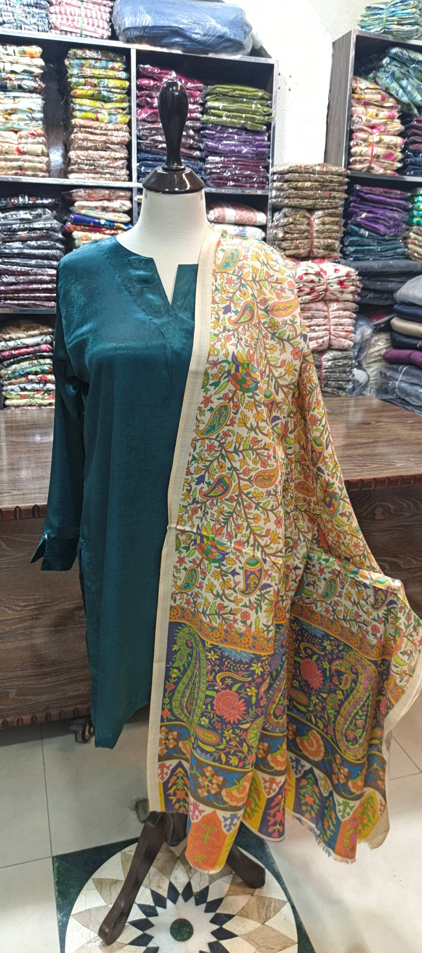 Pashmina woollen qalamkar shawls