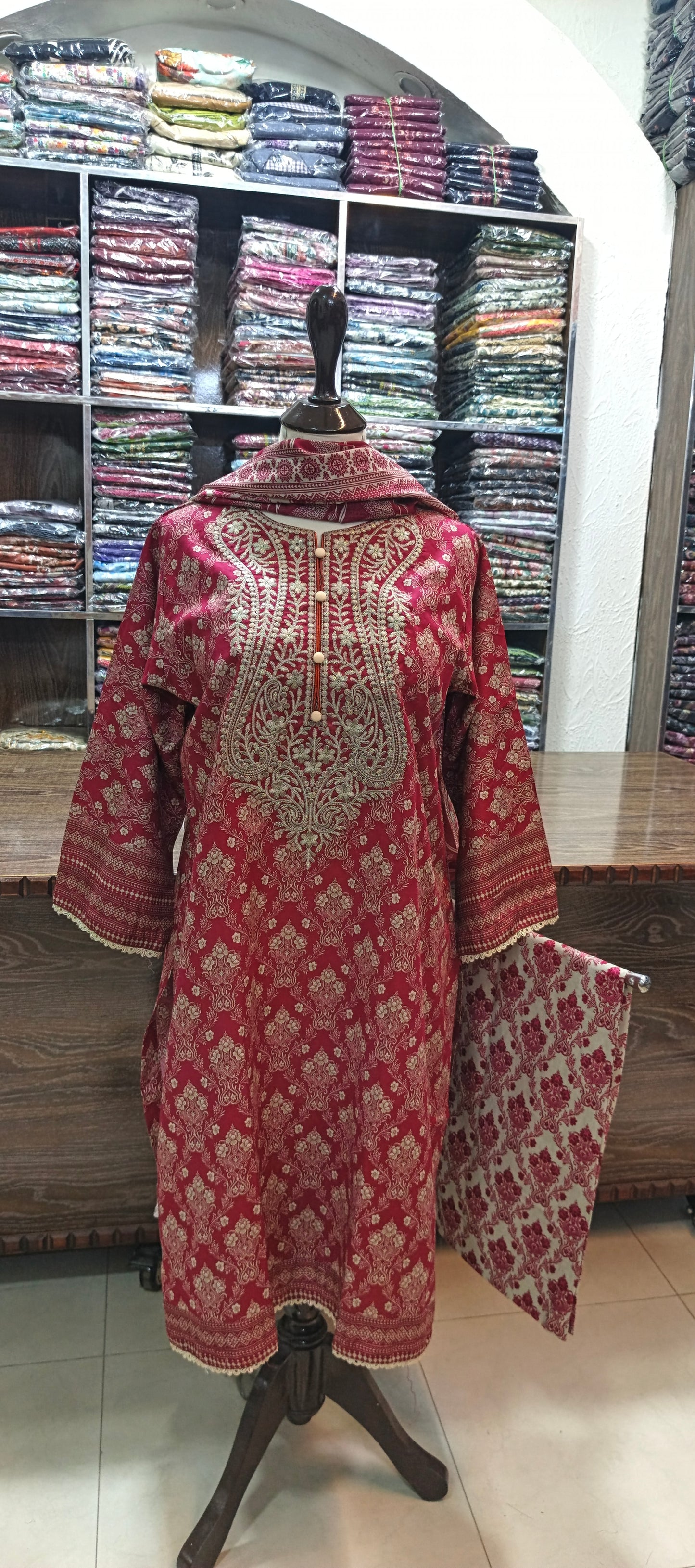 Hz embroidered premium lawn stiched shirt trouser 3 pc Rd