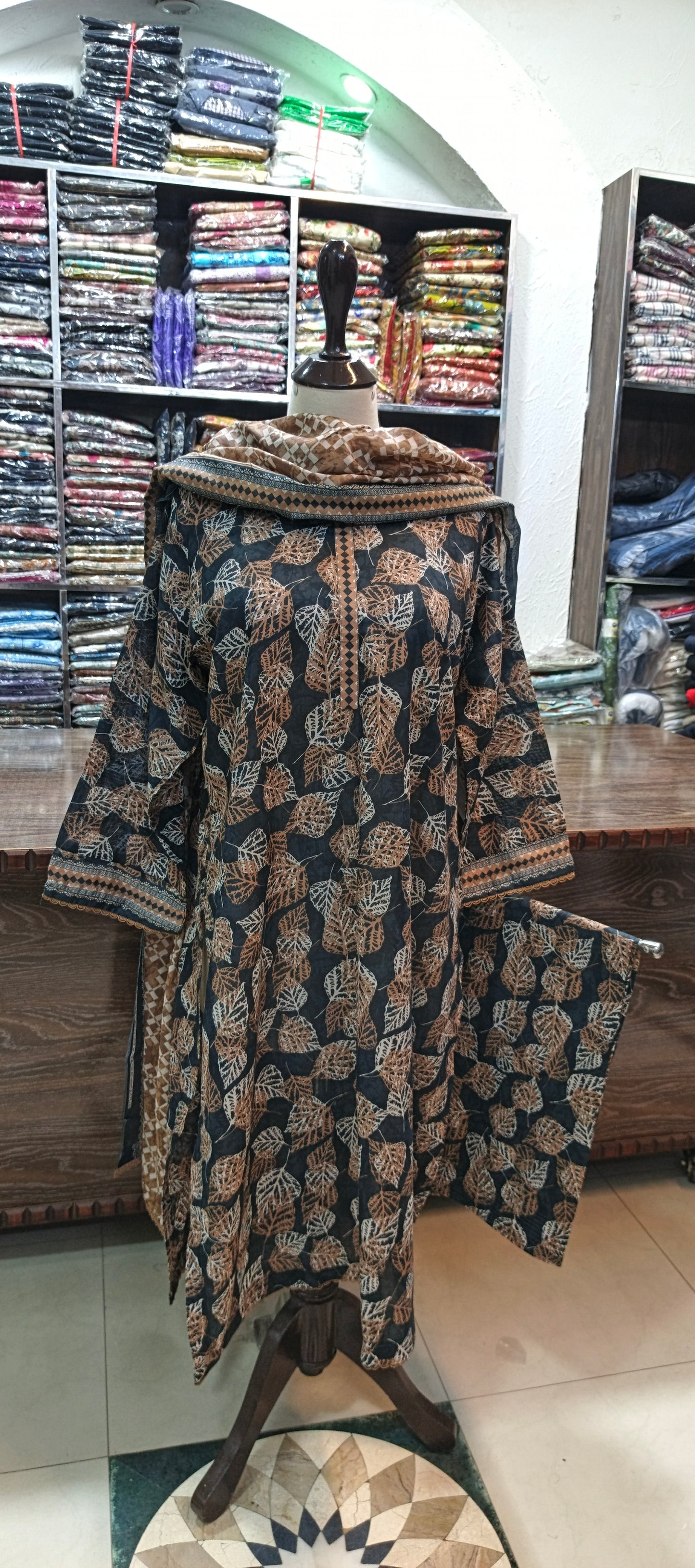 Safina premium lawn stiched shalwar kameez 3 pc blkpta