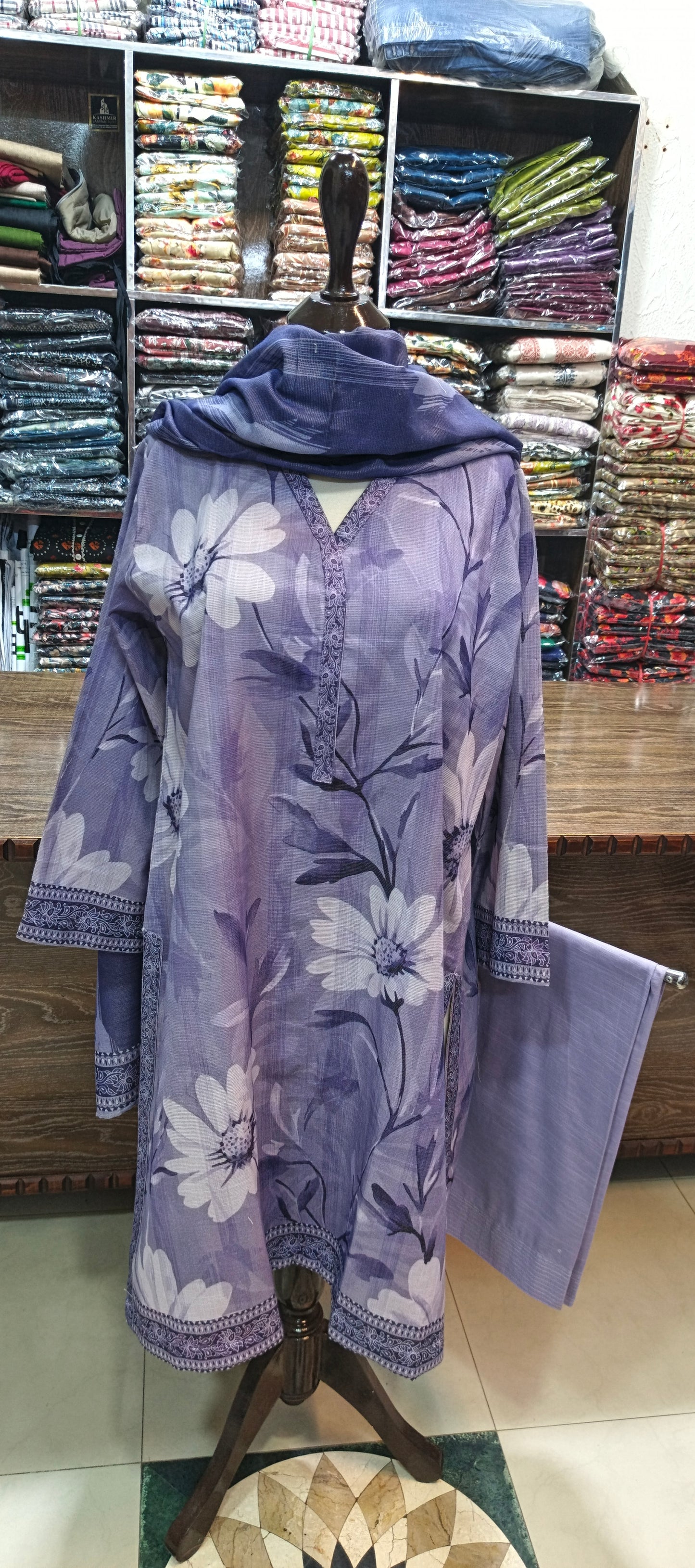 HZ KARANDI KHADDAR STICHED SHALWAR KAMEEZ 3 PC