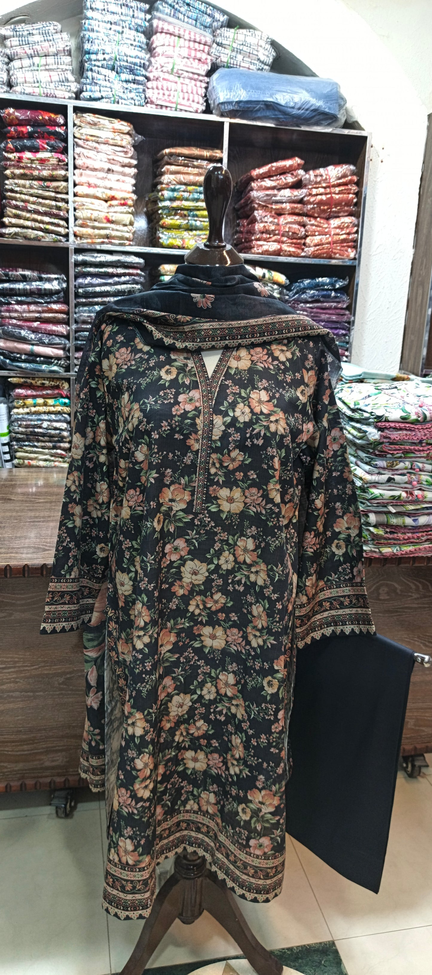 Bin saeed khaddar stiched shirt trouser 3 pc